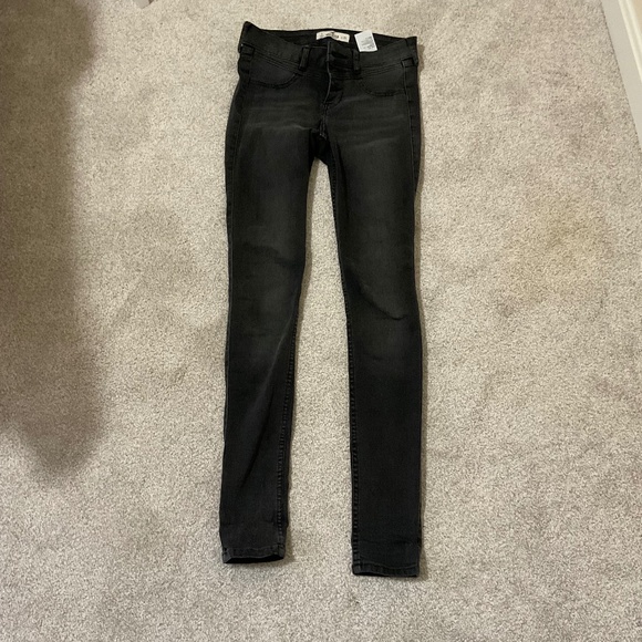 Hollister Denim - Hollister black super skinny jeans, low rise three button size 1/w 25